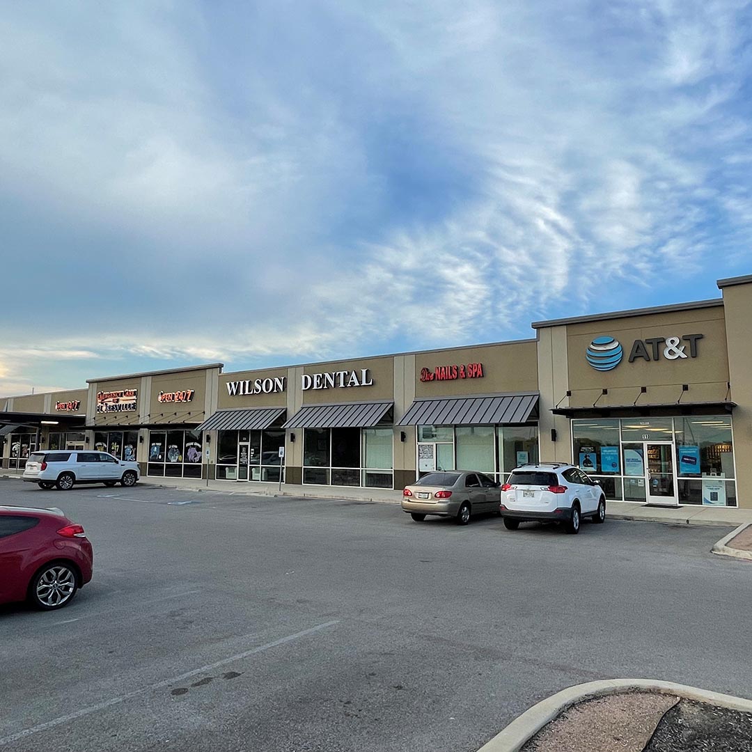 Floresville Plaza featured image