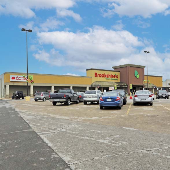 Port Brazos Shopping Center featured image